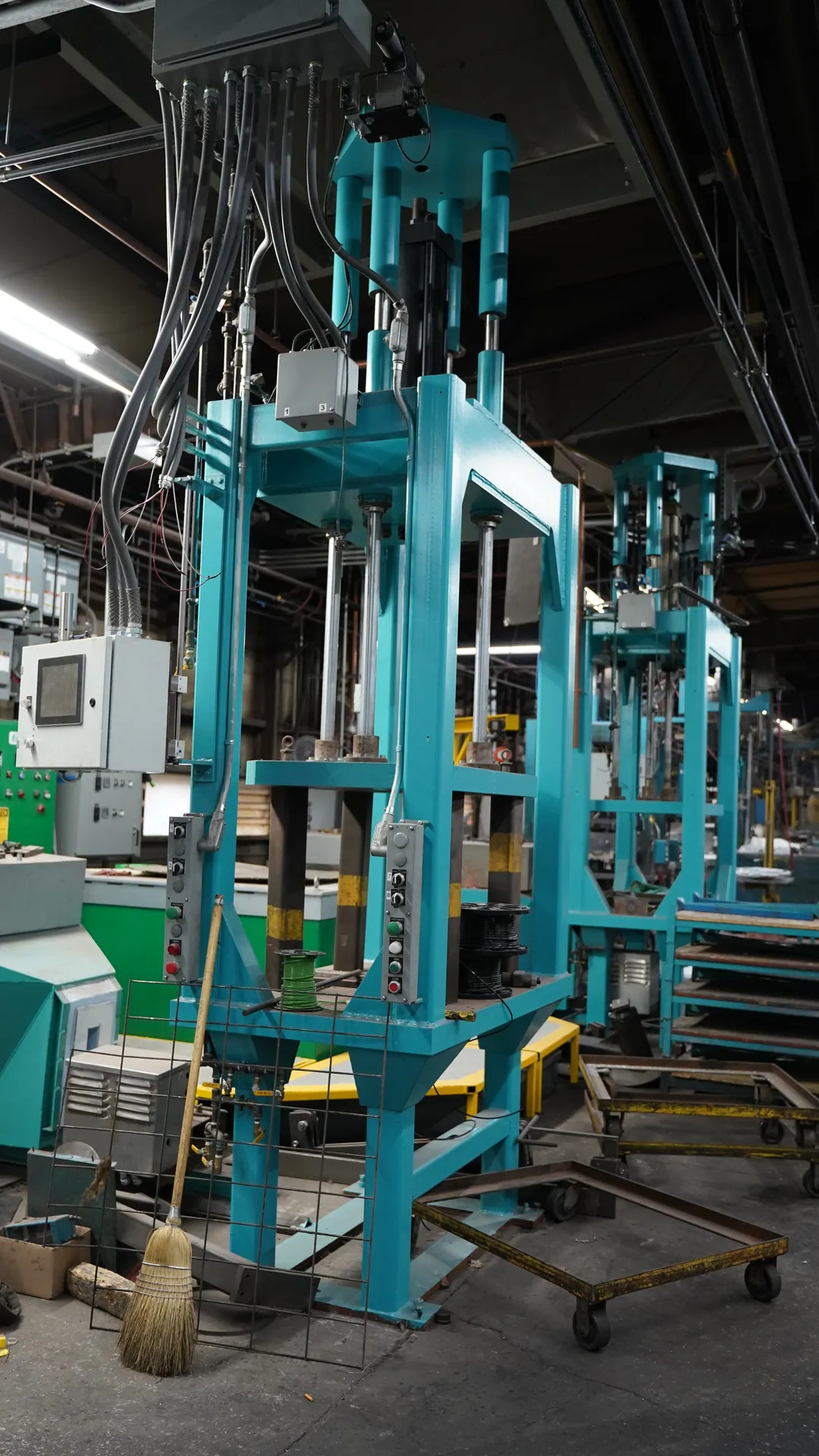 Mitchener electromagnetic casting machine